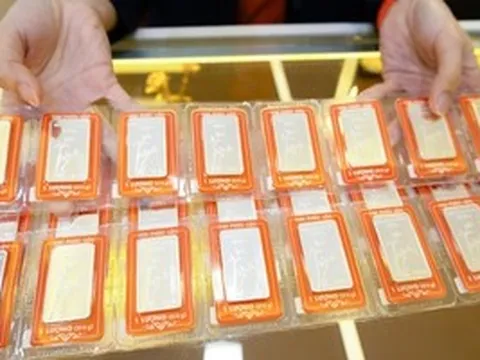 Giá bạc hôm nay 27-3: Người mua "bạc giấy" 120 triệu đồng/kg, lúc nhận chỉ còn 73 triệu đồng