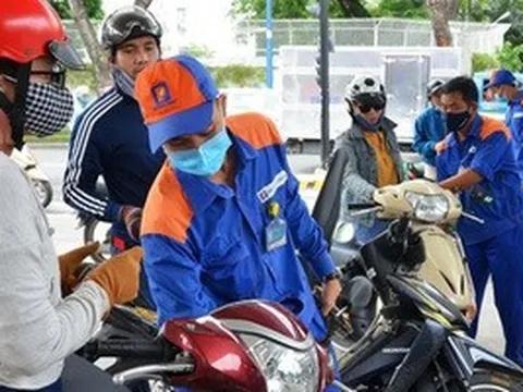 Miễn thuế bảo vệ môi trường, tiêu thụ đặc biệt, VAT với xăng dầu đến ngày 15-4