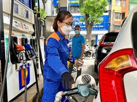 Chi tạm ứng 8.000 tỷ đồng từ nguồn ngân sách cho Quỹ Bình ổn giá xăng dầu