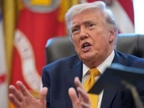 Ông Trump bất ngờ tuyên bố Mỹ sẽ giành lấy dầu mỏ của Iran và kiểm soát cơ sở xuất khẩu