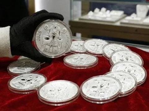 Giá bạc hôm nay 30-3: Bạc Phú Quý, Ancarat tăng vọt