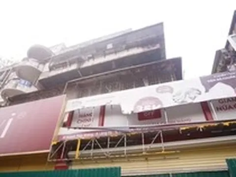 Quây tôn, xây mới chung cư cũ trên ‘đất vàng’ Hà Nội