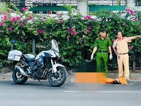 Tìm thân nhân người đàn ông ngã xe giữa đường, quay lại làn ô tô rồi tử vong