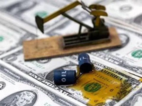 6.600 lô dầu thô, trị giá gần 1 tỷ USD được chốt bán chỉ vài giờ trước khi Tổng thống Trump tuyên bố ngừng bắn với Iran