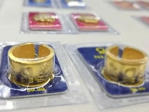 Sáng 9-4, vừa mở cửa, giá vàng miếng SJC, vàng nhẫn rớt thêm 4,5 triệu đồng