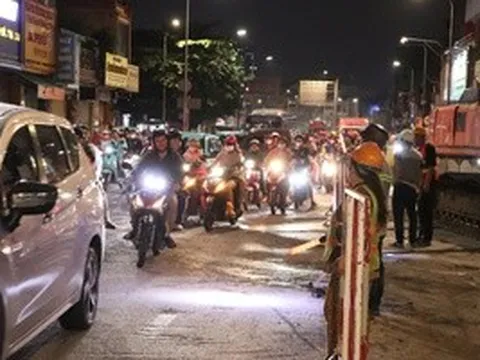 Kẹt xe đường Trường Chinh: Đi đường nào đỡ nhất?