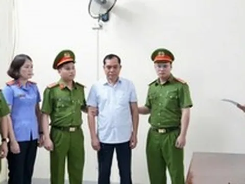 Bắt khẩn cấp, khám xét nơi ở của ông Hoàng Trọng Lợi