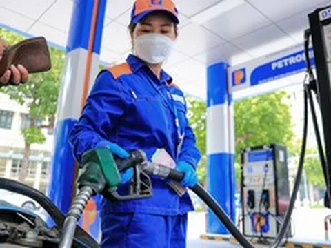 Giá xăng dầu tiếp tục giảm: RON95 hạ gần 3.000, diesel hạ gần 10.000 đồng/lít