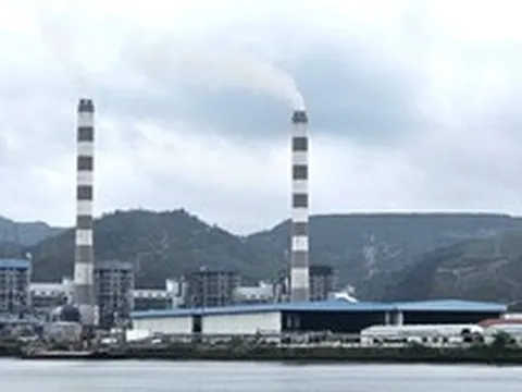 Vì sao Nhà máy nhiệt điện Quảng Ninh vẫn hoạt động dù vi phạm xả thải?