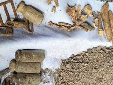 Đi bắt dơi, người dân phát hiện 12 bộ hài cốt trong hang đá