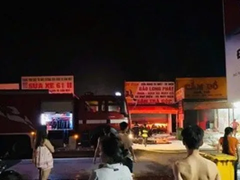 Cháy cửa hàng xe máy ở TPHCM, công an đang phong tỏa hiện trường