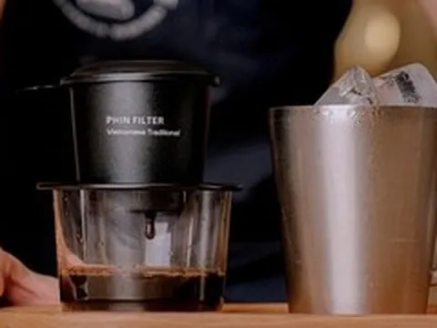 Ly cà phê sáng của người Việt đã thay đổi ra sao?