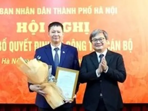 Công bố quyết định của Chủ tịch UBND thành phố Hà Nội về công tác cán bộ