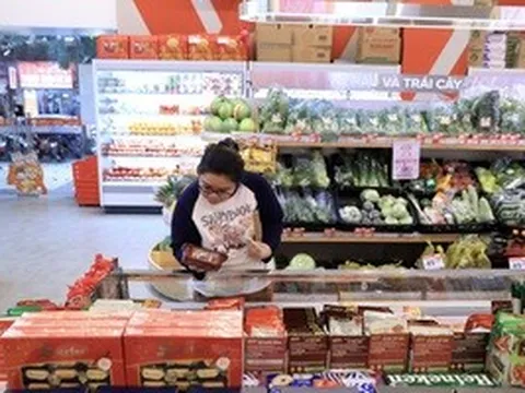 Mở siêu thị nhỏ trong chợ truyền thống lớn, giảm giá hàng Việt vào cuối tuần