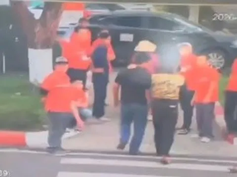 CLIP: Nhân viên điều phối xe bị hành hung trong khuôn viên sân bay