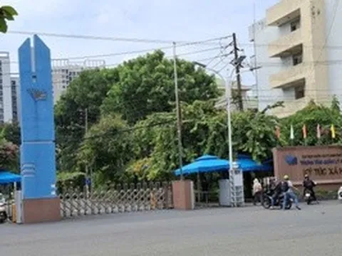 Công an điều tra vụ nữ sinh viên nghi rơi từ lầu cao xuống đất ở TPHCM