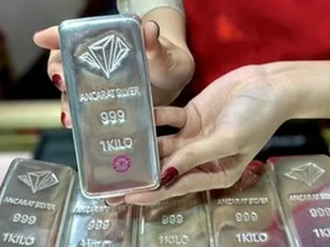 Giá bạc hôm nay 24 - 4: Trung Quốc nhập khẩu bạc cao nhất lịch sử