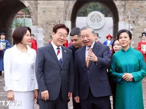 Tổng Bí thư, Chủ tịch nước và Phu nhân chủ trì chương trình đặc biệt tại Hoàng Thành Thăng Long