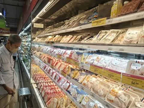 Một siêu thị lớn tung khuyến mãi lớn nhất năm, hơn 10.000 sản phẩm giảm giá