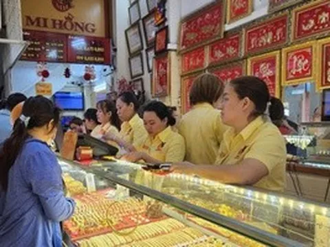 Giá vàng hôm nay 26-4: Khó đoán hơn bao giờ hết!