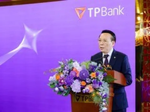 Ấn tượng trước tài ví von của Sếp TPBank: "Từ co kéo chiếc chăn hẹp", đến "la bàn định hướng con tàu vượt trùng dương" để "làm điều chưa từng có trong từ điển"