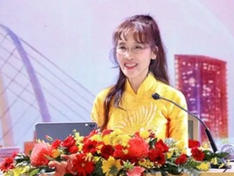 VIDEO: Tỉ phú Nguyễn Thị Phương Thảo kể chuyện hồi sinh ngân hàng Đông Á thành Vikki Bank