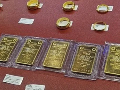 Giá vàng hôm nay 27-4: Đảo chiều sụt giảm