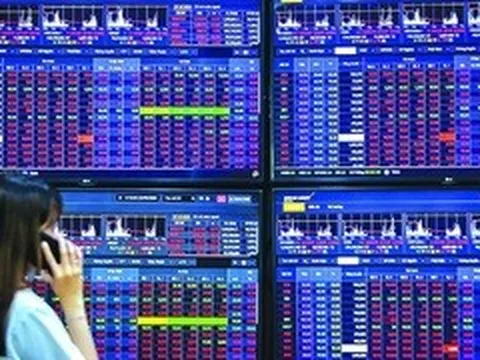 Chứng khoán chỉ giao dịch 2 phiên trong tuần này, nhà đầu tư nên làm gì?