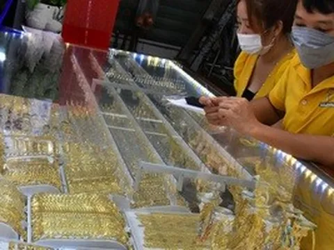 Giá vàng hôm nay, 29-4: Vàng thế giới giảm hơn 100 USD
