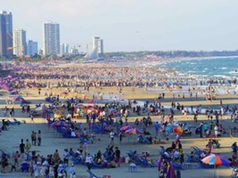 Cứu sống nữ du khách lao ra biển Bãi Sau trong trạng thái tinh thần không ổn định