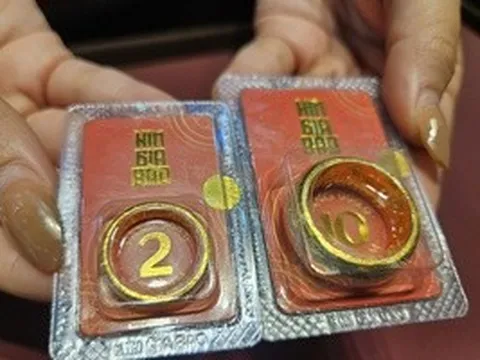 Tối 30-4, giá vàng gây bất ngờ trên thị trường quốc tế