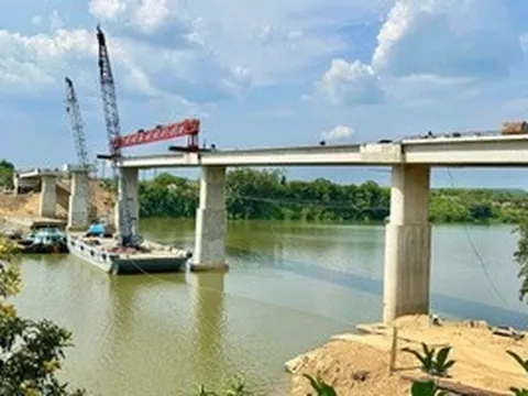 Cận cảnh cây cầu bắc qua sông Đồng Nai kết nối với TPHCM