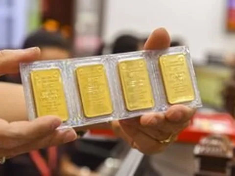 Giá vàng liên tục lao dốc, có nên đầu tư?