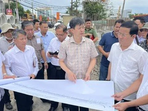 CLIP: Bí thư Thành ủy Cần Thơ có chỉ đạo "nóng" khi kiểm tra dự án hơn 7.000 tỉ đồng