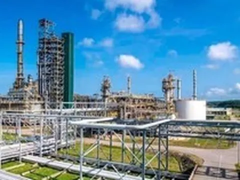 Nhà máy lọc dầu 3 tỷ USD của Việt Nam chuẩn bị “đón” 650.000 thùng dầu