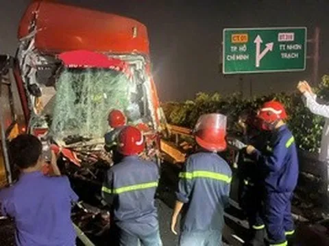 Tai nạn xe khách nghiêm trọng trên đường cao tốc TPHCM - Long Thành - Dầu Giây