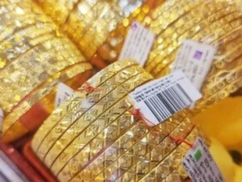 Giá vàng miếng SJC và vàng nhẫn lao dốc, xuống thấp nhất trong 3 tháng qua