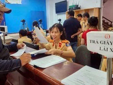 Cách đổi bằng lái xe ô tô, xe máy tại nhà mới nhất năm 2026