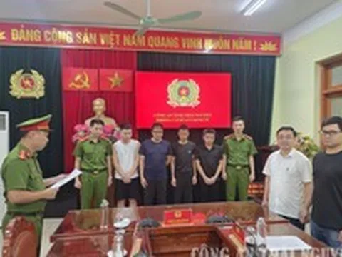 Bắt nhóm tài xế "hack" cước Xanh SM