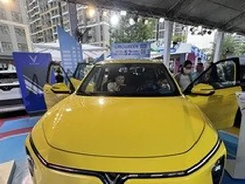 VinFast lại giành ngôi "vua doanh số", bán hơn 78.000 ô tô điện chỉ sau 4 tháng