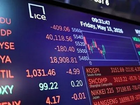 Chứng khoán Việt Nam "gồng mình" giữa lúc thị trường châu Á đỏ lửa