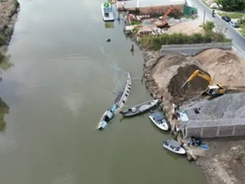 Tìm thấy thi thể bé gái 6 tuổi quê An Giang trong vụ chìm ghe trên sông ở Cà Mau
