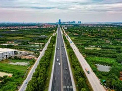 Việt Nam sở hữu một tuyến cao tốc đẹp như Châu Âu, được xây dựng theo tiêu chuẩn quốc tế