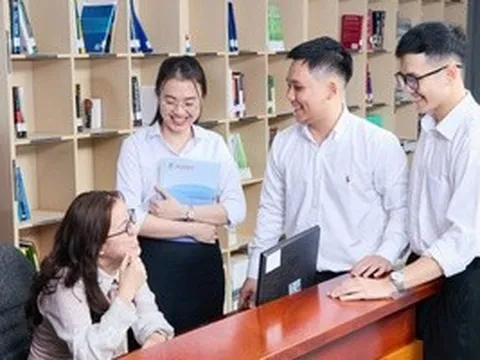 Lần đầu tiên HoSE mở cửa đón nhà đầu tư tham quan, học chứng khoán miễn phí