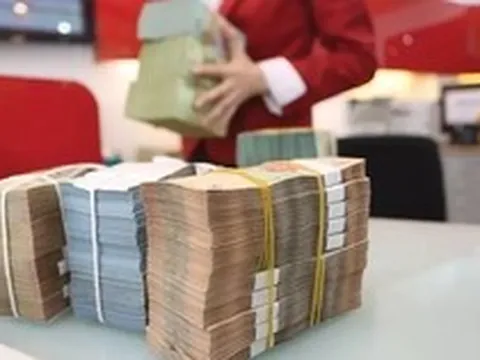 Lãi suất trái phiếu tăng vọt, vì sao ngân hàng hạn hẹp vốn cho vay?