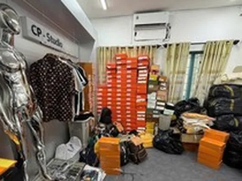 Phát hiện lượng lớn hàng giả nhãn hiệu nổi tiếng tại TPHCM
