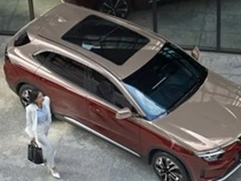 Ngày tỷ phú Phạm Nhật Vượng rút VF 8 khỏi dịch vụ taxi: 24 giờ định hình chiến lược thương hiệu VinFast hôm nay