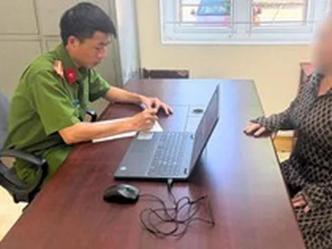 Sau lời đe dọa phải giữ bí mật tuyệt đối, đối tượng yêu cầu người phụ nữ chuyển 1,2 tỉ đồng