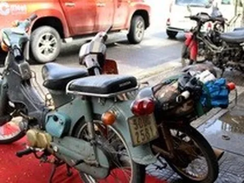 Xe đời cũ trước năm 2000 cần lưu ý gì khi dùng xăng E10?
