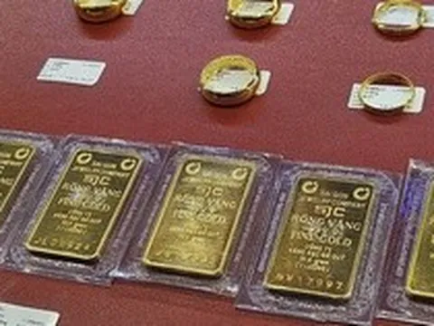 Giá vàng hôm nay 31-5: Ba tuần, người mua vàng miếng SJC, vàng nhẫn lỗ gần chục triệu đồng/lượng